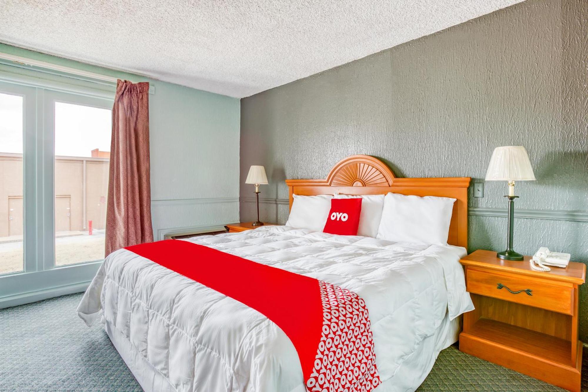 Отель Oyo Townhouse Tulsa Woodland Hills Экстерьер фото