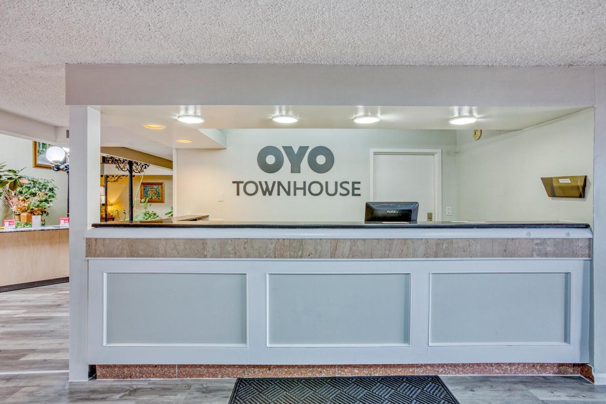 Отель Oyo Townhouse Tulsa Woodland Hills Экстерьер фото