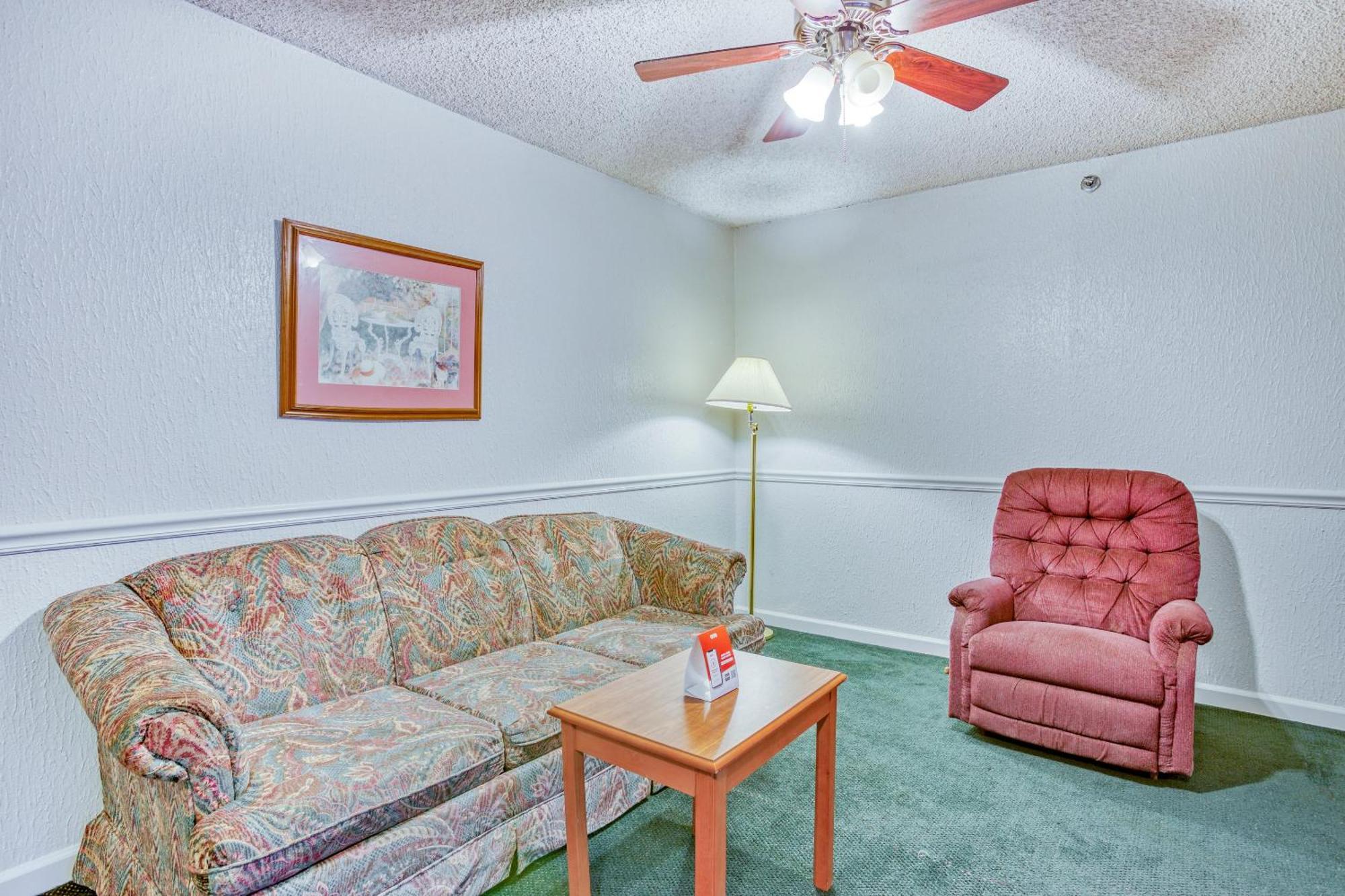 Отель Oyo Townhouse Tulsa Woodland Hills Экстерьер фото